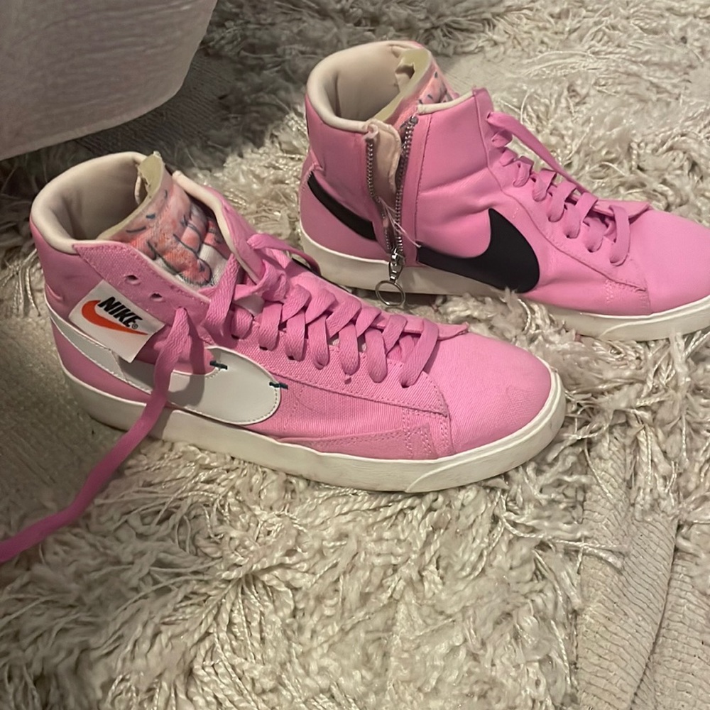 Pink custom Nike women’s blazer mid size 8. Pink sprinkles custom design+Unique!